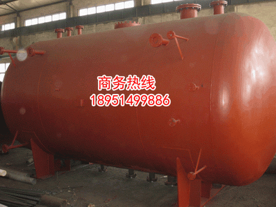 旋膜式除氧器安裝現(xiàn)場，旋膜式除氧器效果圖